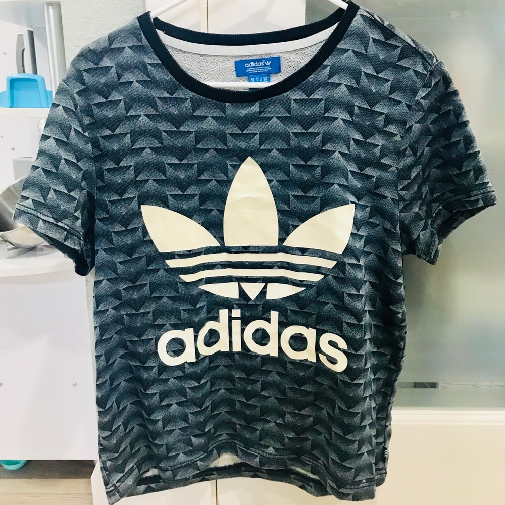 Adidas sweatshirt T